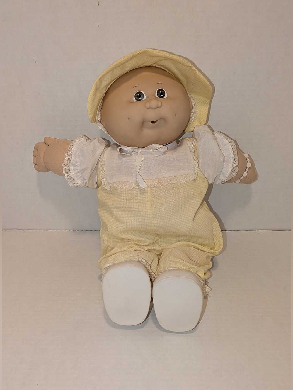 Vintage Cabbage Patch Doll - 1985 Bald/Brown Eyes- Complete w/ Outfit &Diaper